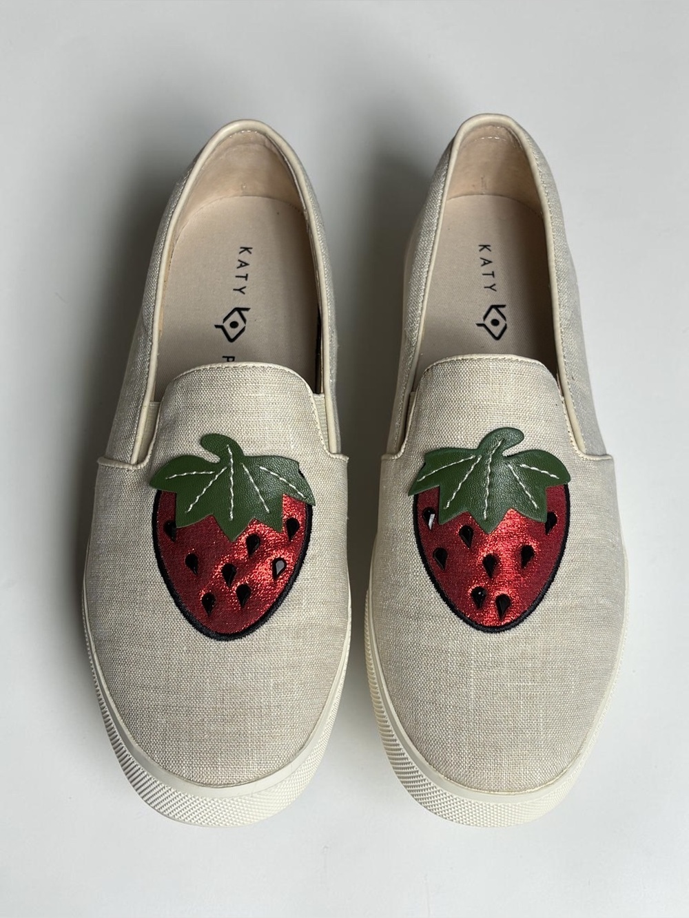 Katy Perry The Kerry Strawberry Canvas Slip On Sneakers Cream 8M / 38